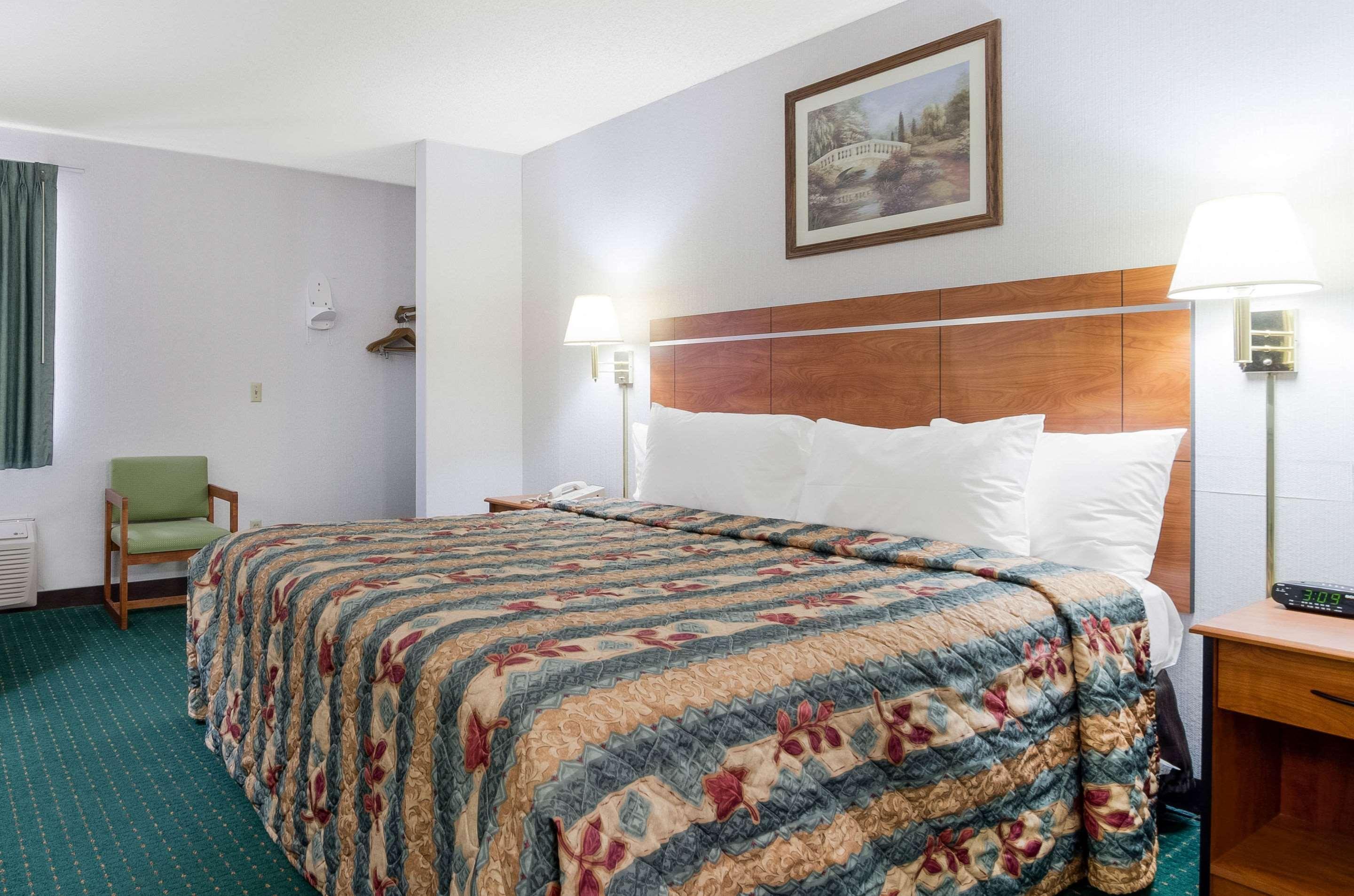 Econo Lodge Emporia Zewnętrze zdjęcie