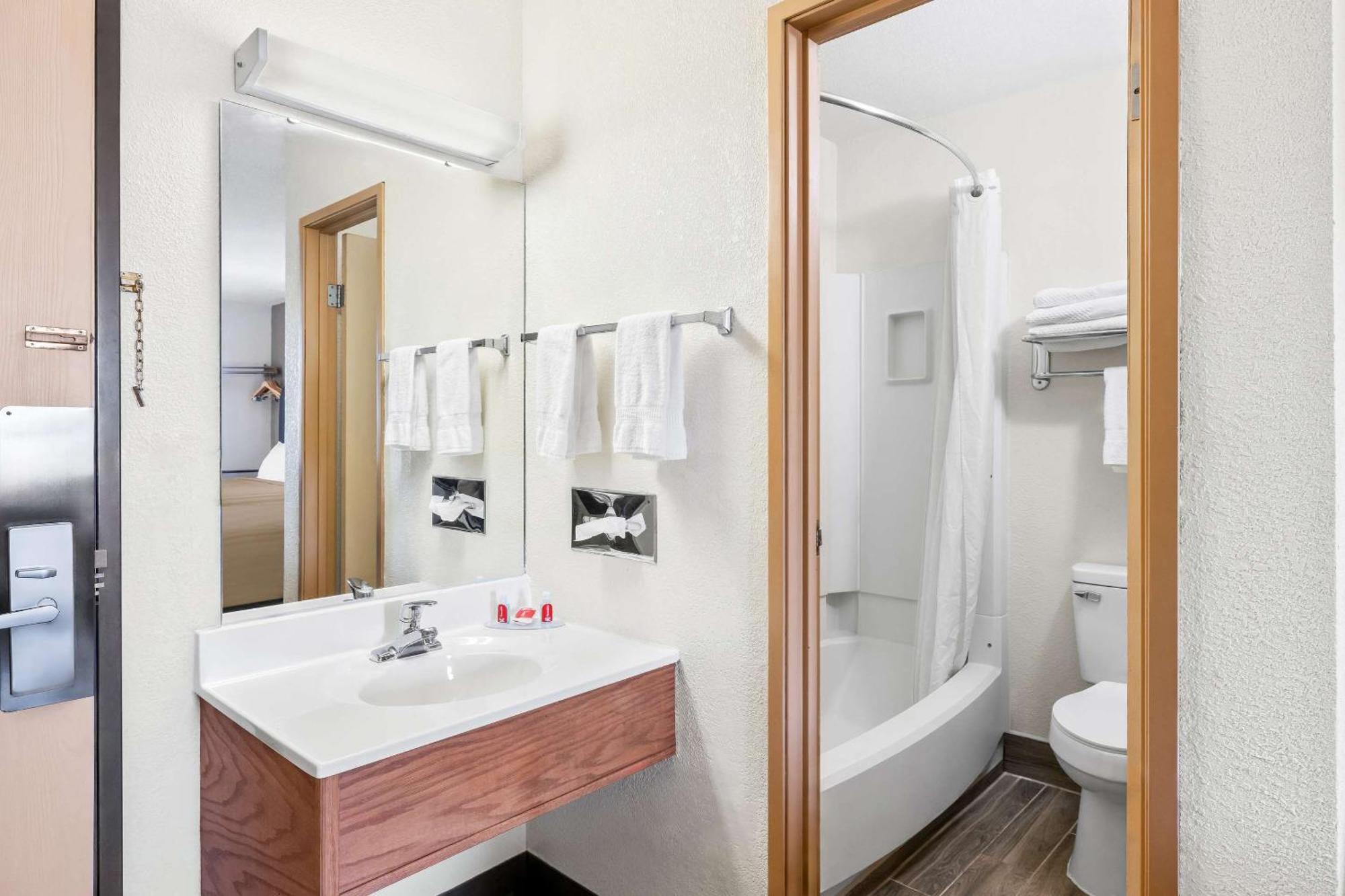 Econo Lodge Emporia Zewnętrze zdjęcie